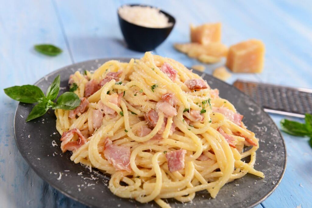 Creamy Bacon One Pot Pasta (Easy 30-Minute Dinner)