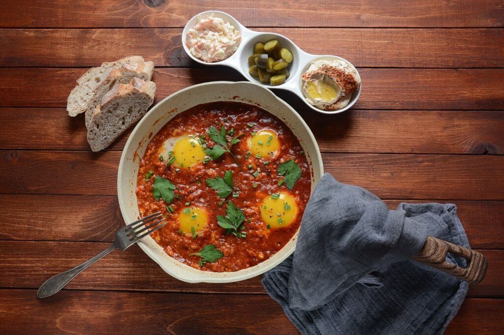 Easy Shakshuka Recipe (One Pan, 30 Minutes)